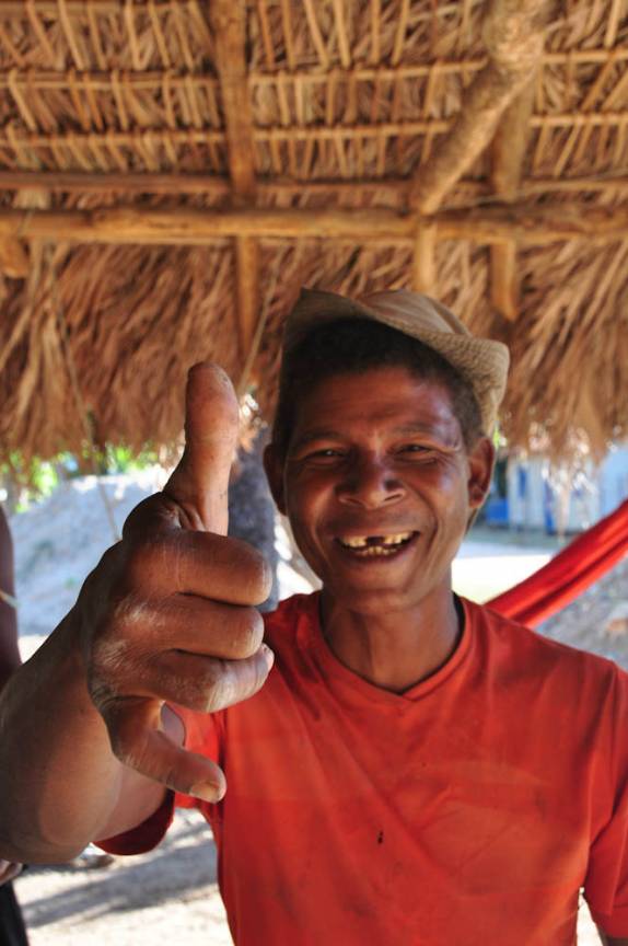 Frequentador do boteco em Orominas, pequeno povoado na região de Nova Roma - GO